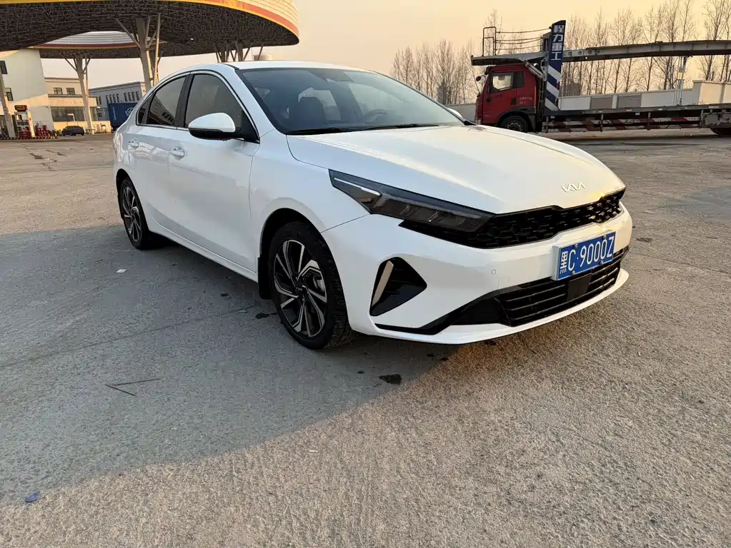 Kia K3 2023 1.5L CVT Premium Edition купить на сайте DeffCars