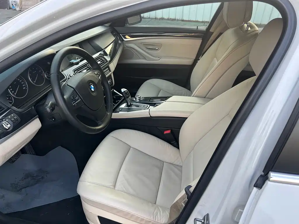 BMW 5 Series 2011 520Li Elegant купить на сайте DeffCars