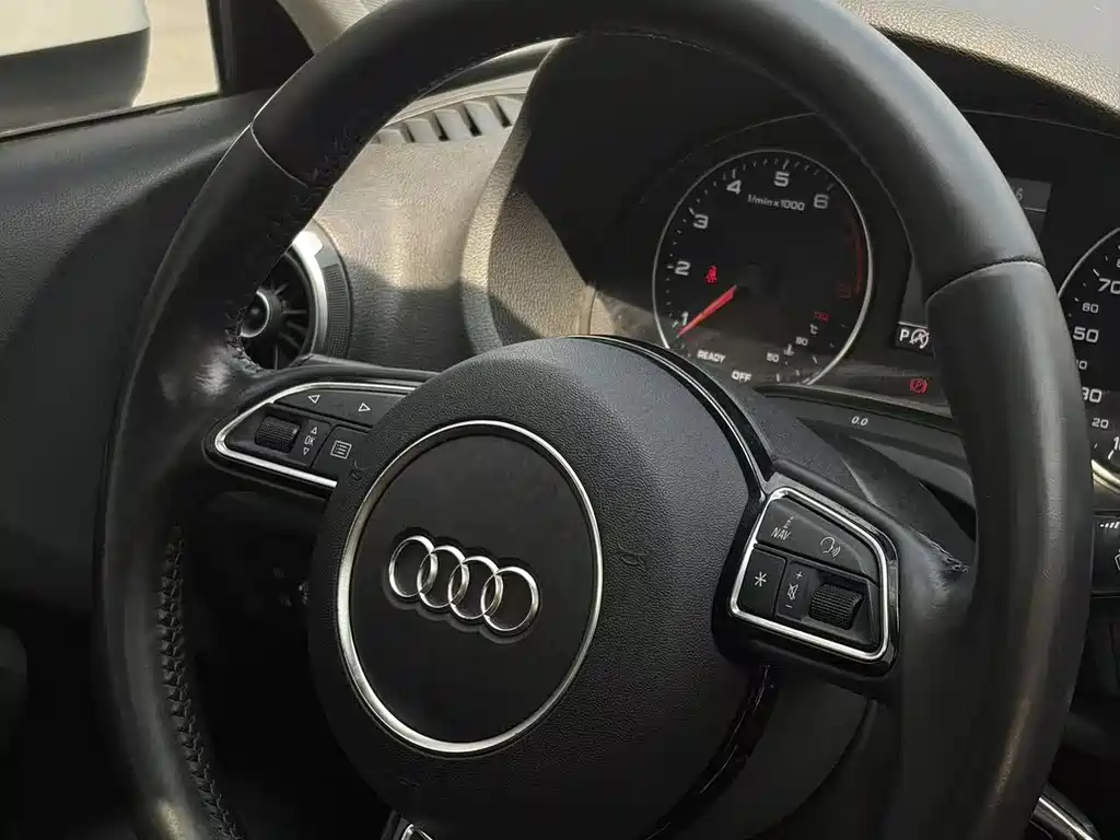 Audi A3 2016 Limousine 35 TFSI LinkedIn type купить на сайте DeffCars