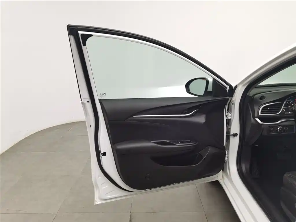 Yinglang 2021 model model 1.5L automatic elite model купить на сайте DeffCars