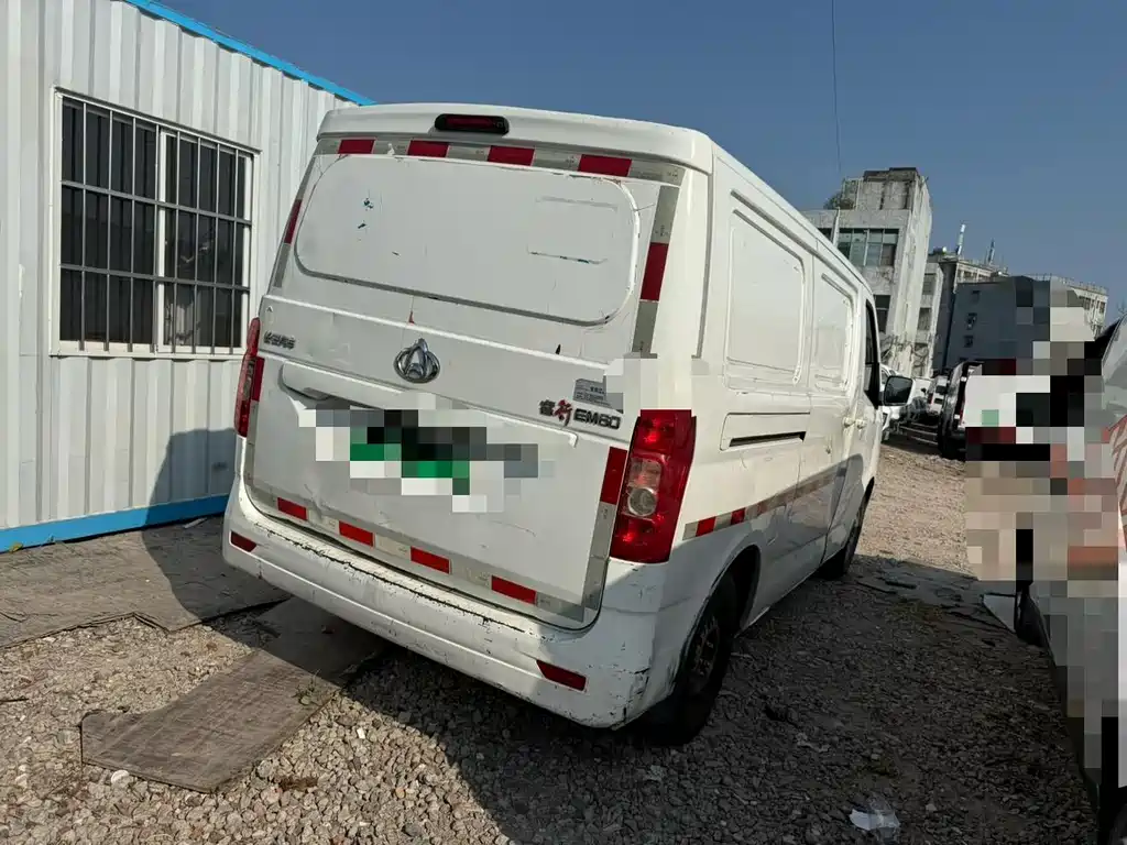 Changan Ruixing EM60 2021 pure electric van transporter 70kW купить на сайте DeffCars