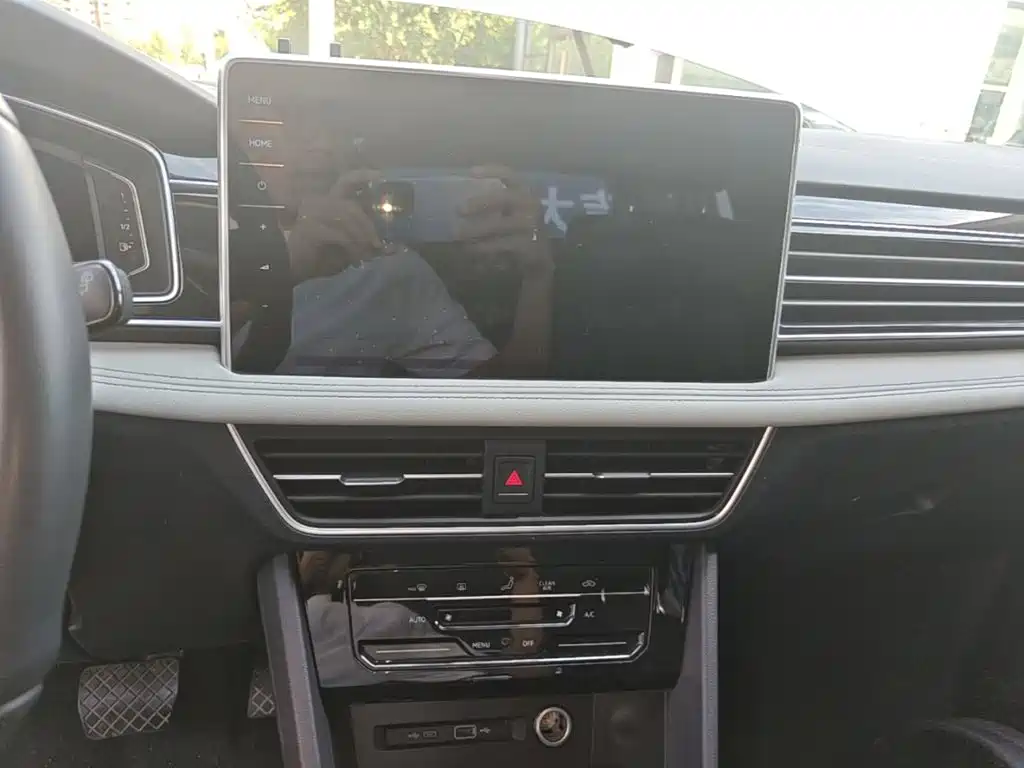 Tiguan L 2024 Outstanding Model 300TSI Automatic Two-wheel Drive Dragon Edition купить на сайте DeffCars
