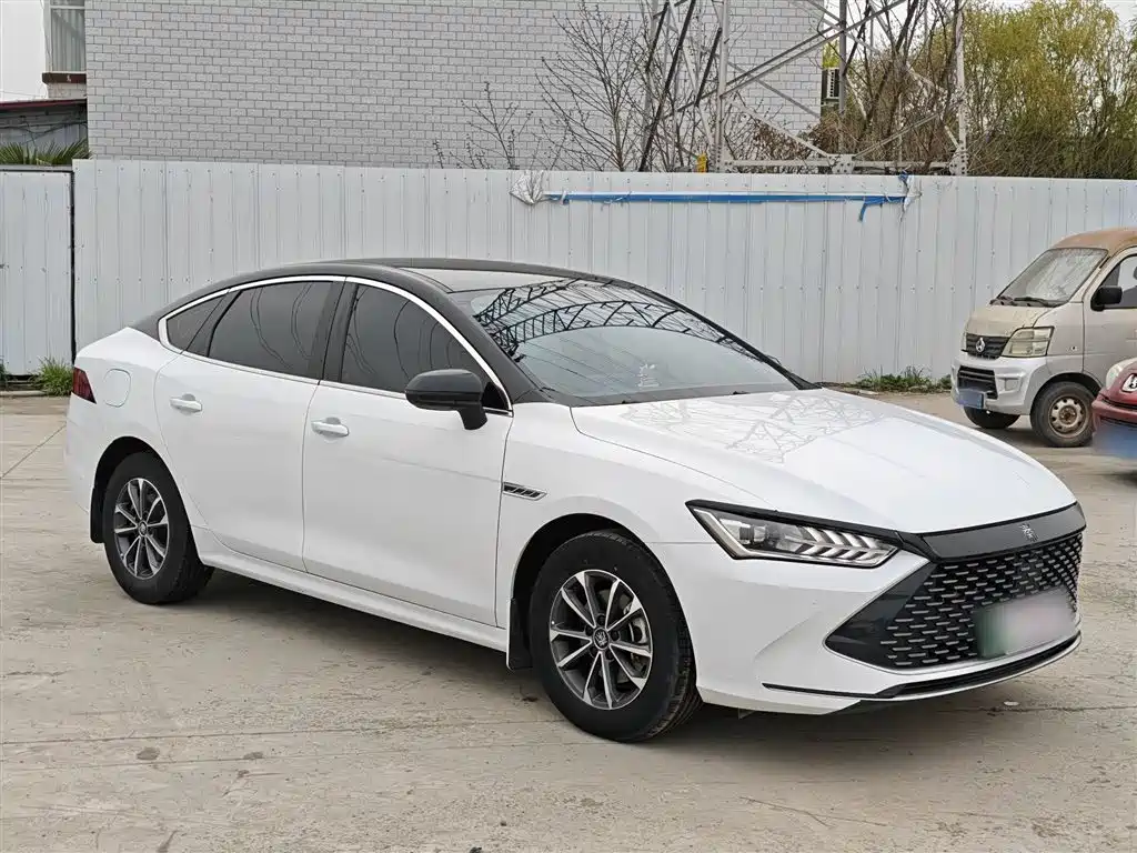 Qin PLUS 2024 Honor Edition DM-i 55KM Leading Type купить на сайте DeffCars
