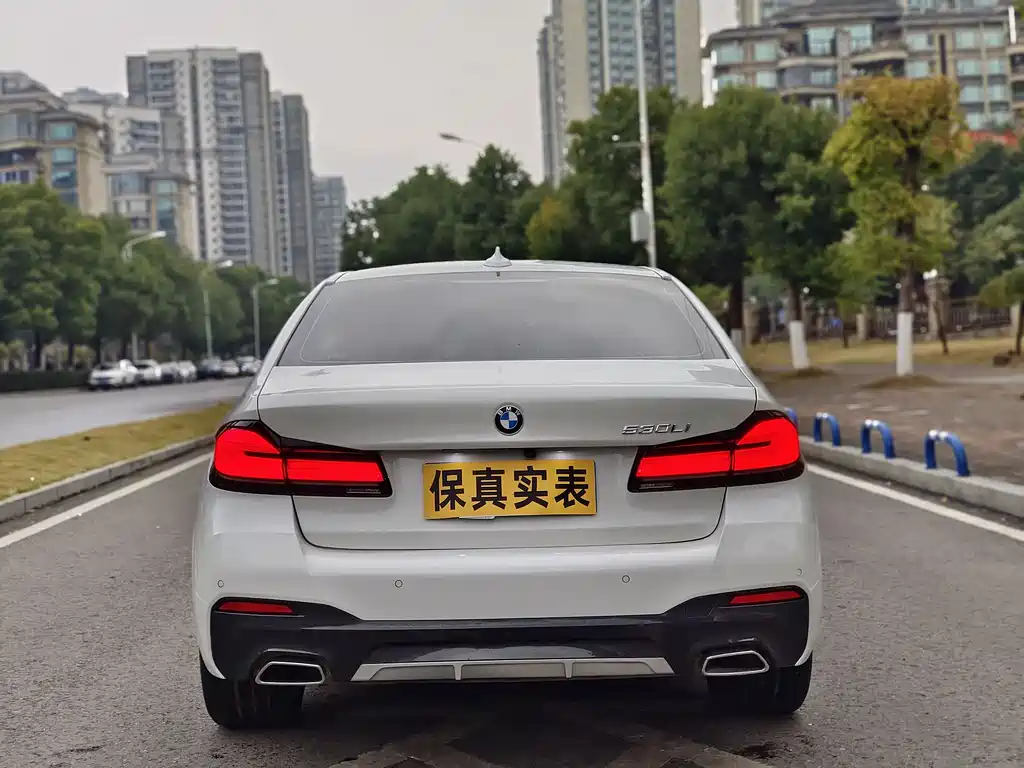 BMW 5 Series 2023 530Li Leading M Sports Package купить на сайте DeffCars