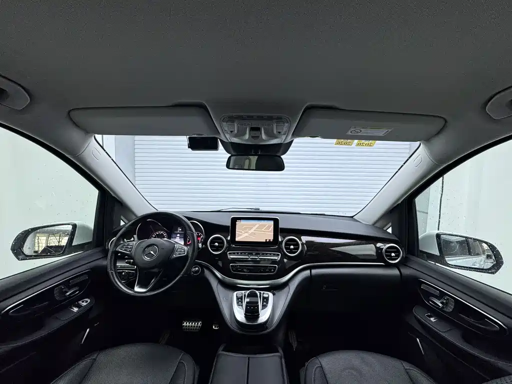 Mercedes-Benz V-Class 2017 V 260 L Premium Extended Edition купить на сайте DeffCars