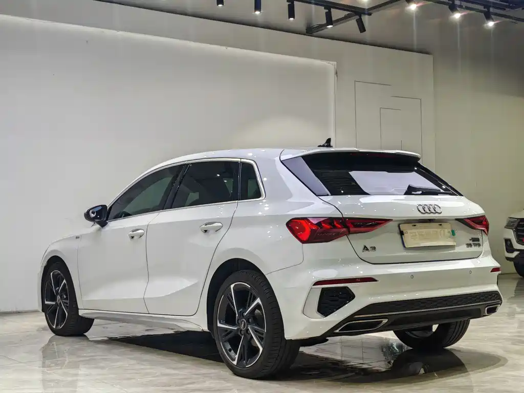 Audi A3 2024 Sportback 35 TFSI stylish and sporty купить на сайте DeffCars