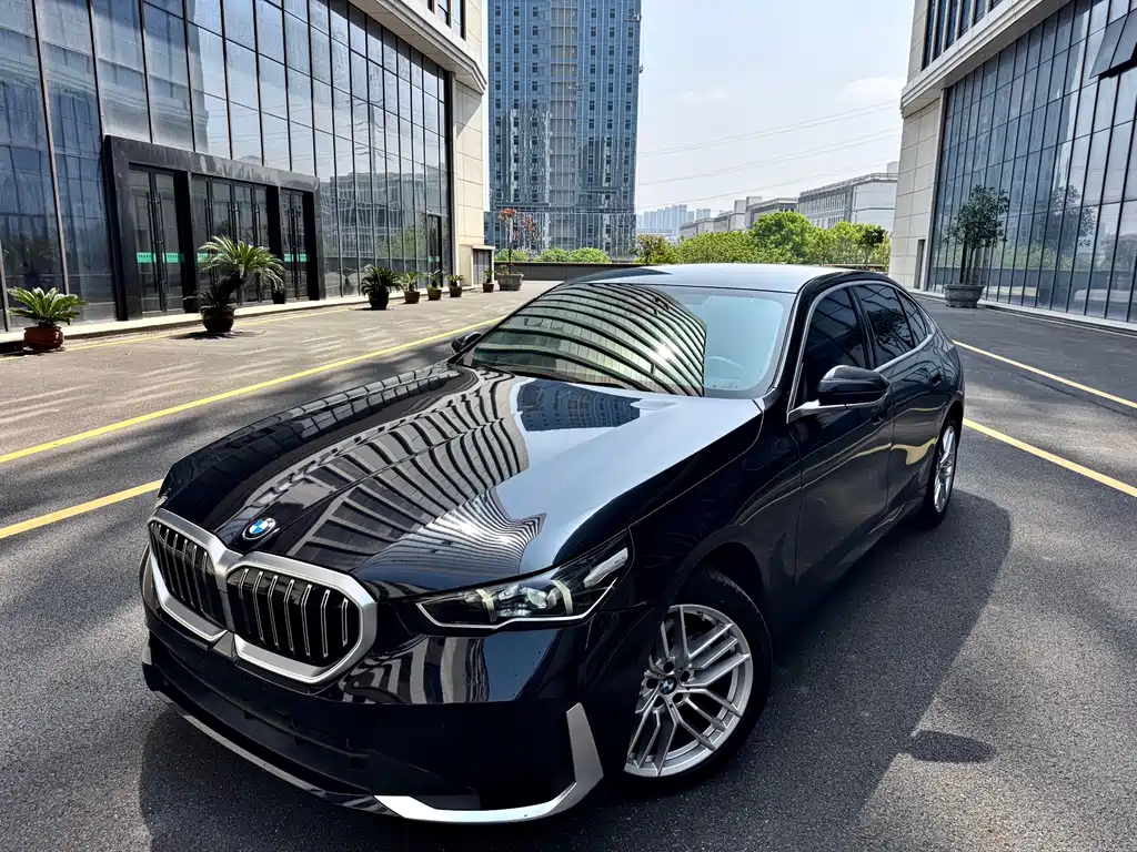 BMW 5 Series 2024 525Li M Sports Package купить на сайте DeffCars