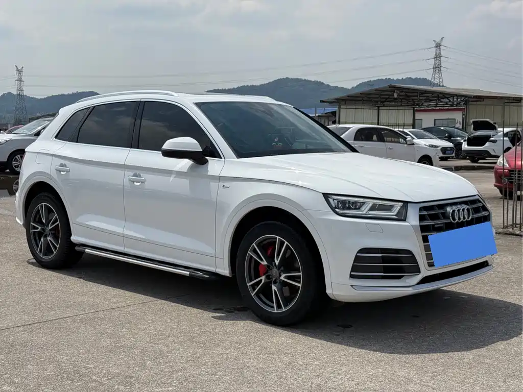 Audi Q5L 2020 40 TFSI enjoys fashionable style купить на сайте DeffCars