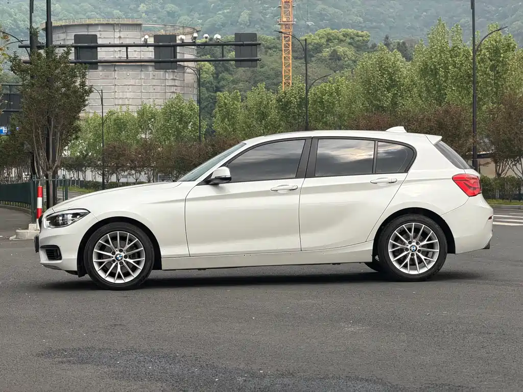 BMW 1 Series imported 2015 120i leading model купить на сайте DeffCars