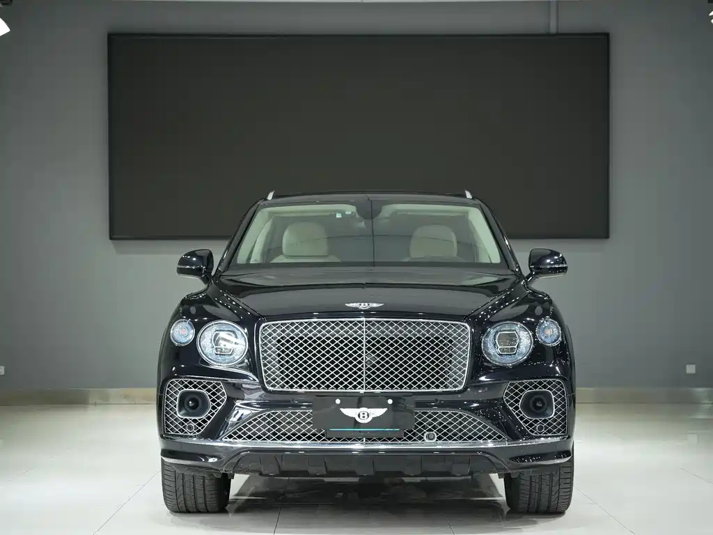 Bentayga 2024 4.0T V8 купить на сайте DeffCars