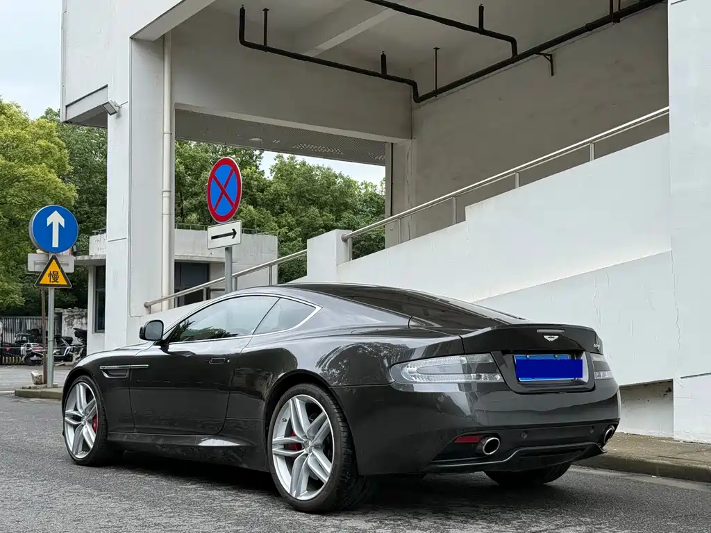 Astonmartin DB9 2014 6.0L Coupe Centennial Edition купить на сайте DeffCars