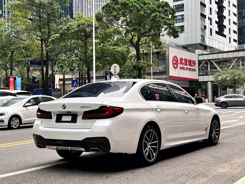 BMW 5 Series 2021 525Li M Sports Package купить на сайте DeffCars