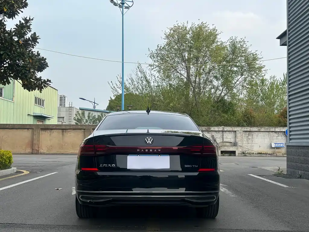 Passat 2024 380TSI Deluxe Edition купить на сайте DeffCars