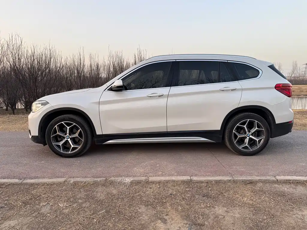BMW X1 2019 sDrive18Li Exclusive Model купить на сайте DeffCars