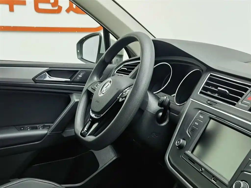 Tiguan L 2018 330TSI automatic two-wheel drive fashion version купить на сайте DeffCars