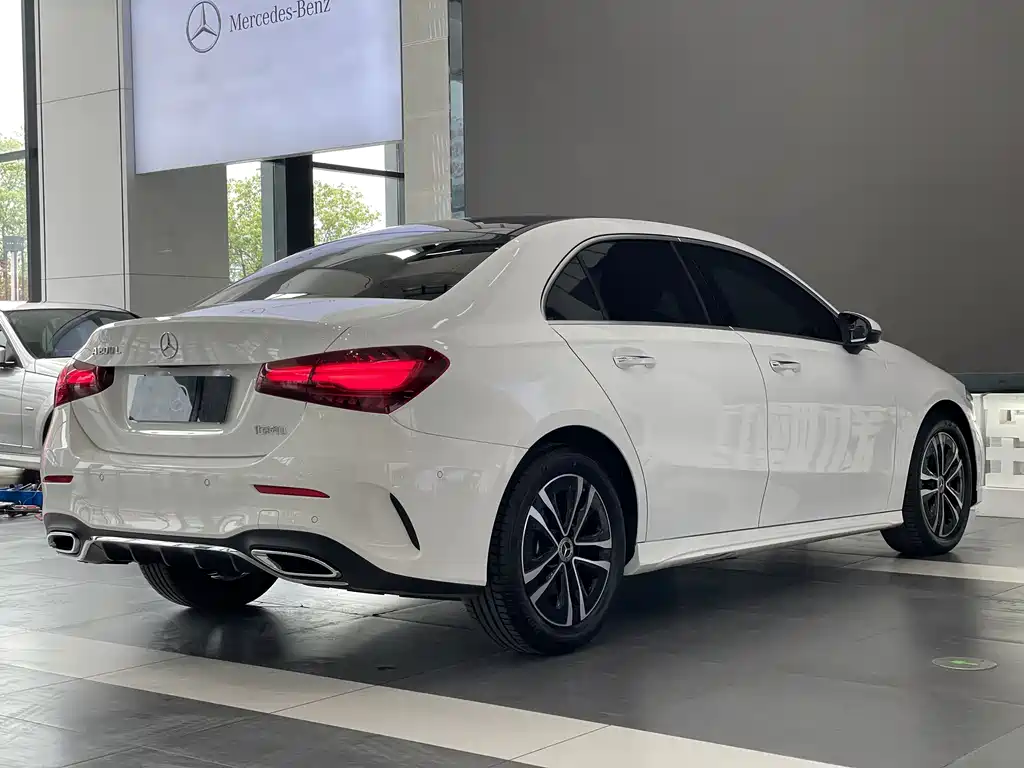 Mercedes-Benz A-Class 2023 A 200 L Dynamic купить на сайте DeffCars
