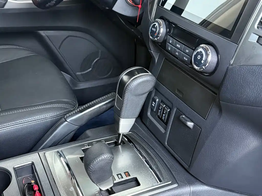 Pajero imported 2020 3.0L automatic premium version купить на сайте DeffCars