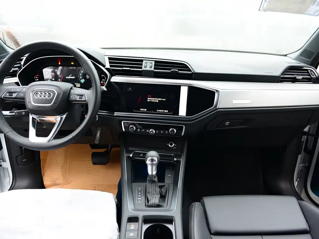 Audi Q3 2023 35 TFSI aggressive and dynamic model (1.5T) купить на сайте DeffCars