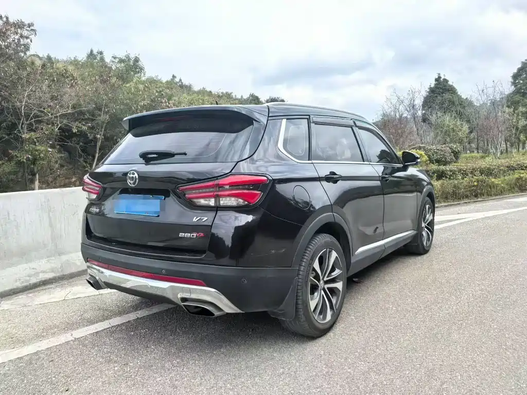 Zhonghua V7 2018 280T DCT luxury model 5 seats купить на сайте DeffCars