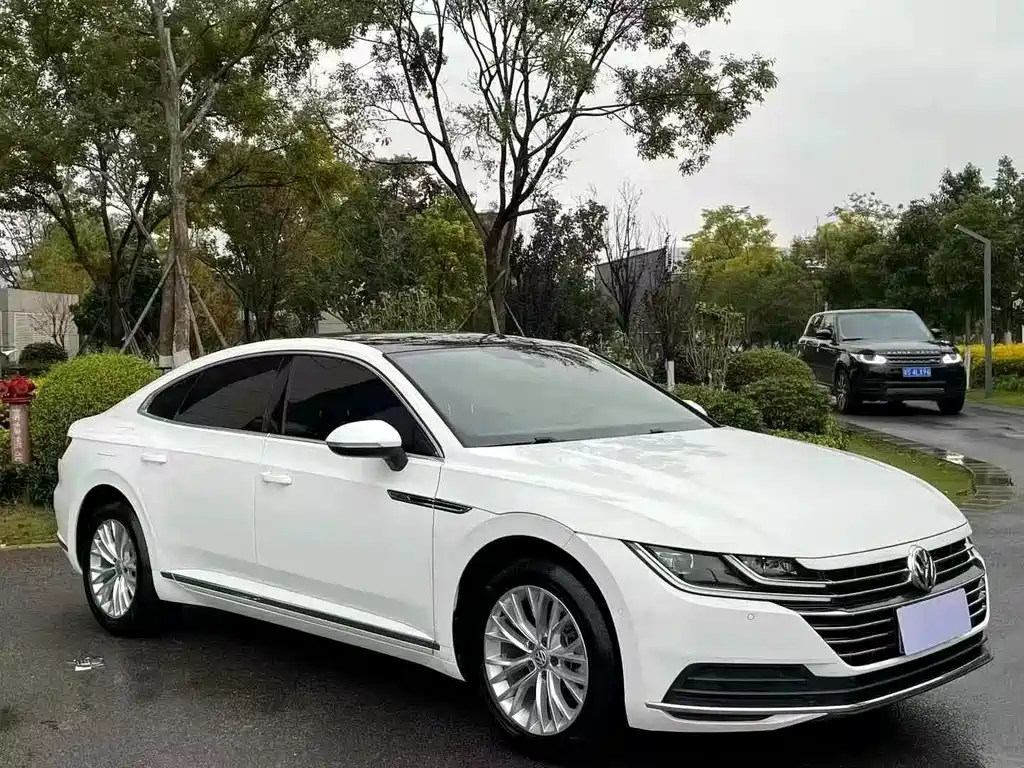 FAW-Volkswagen CC 2019 330TSI Charming Edition National V купить на сайте DeffCars