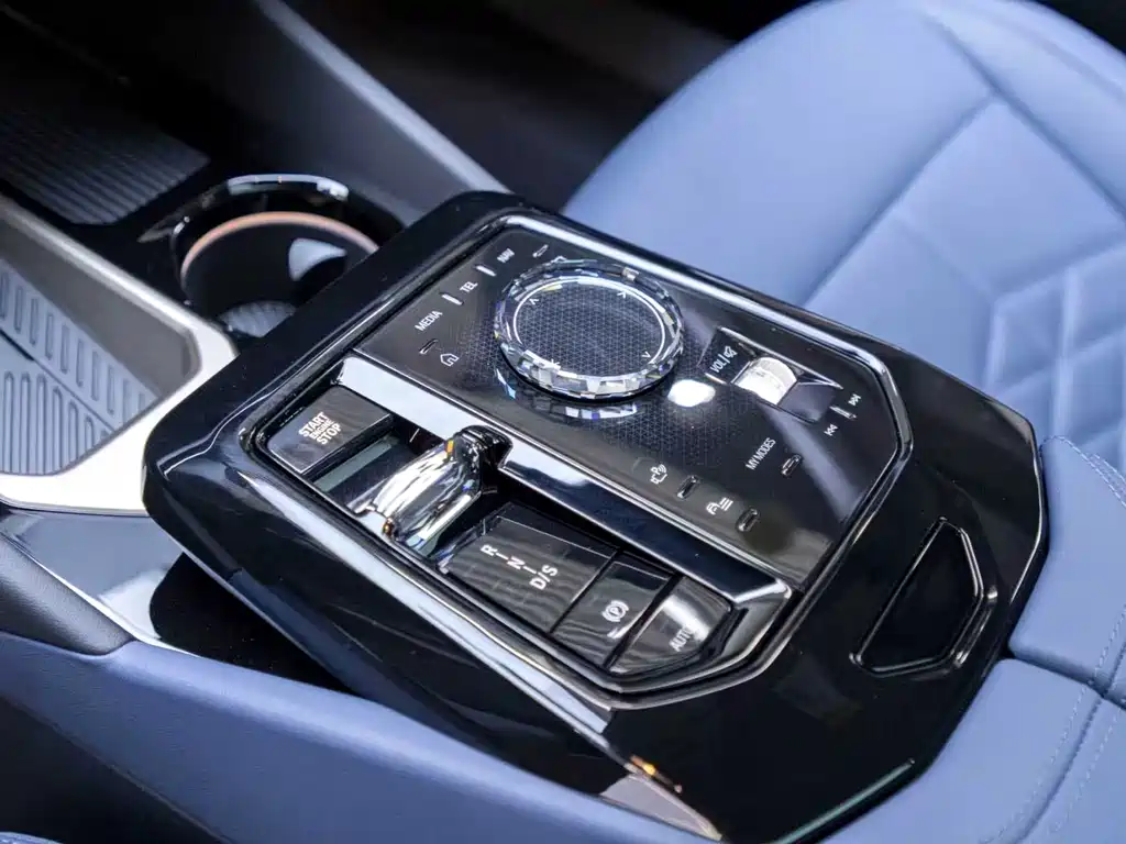 BMW 5 Series 2024 530Li Exclusive M Sports Package купить на сайте DeffCars