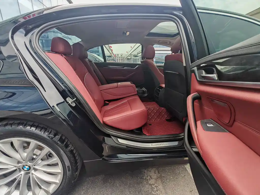 BMW 5 Series 2022 525Li Luxury Package купить на сайте DeffCars
