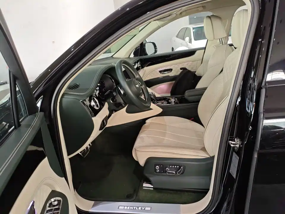 Bentayga 2021 4.0T V8 купить на сайте DeffCars