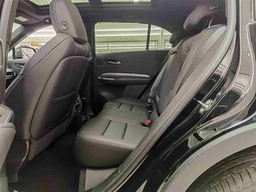 Cadillac XT4 2024 28T two-wheel drive premium model купить на сайте DeffCars