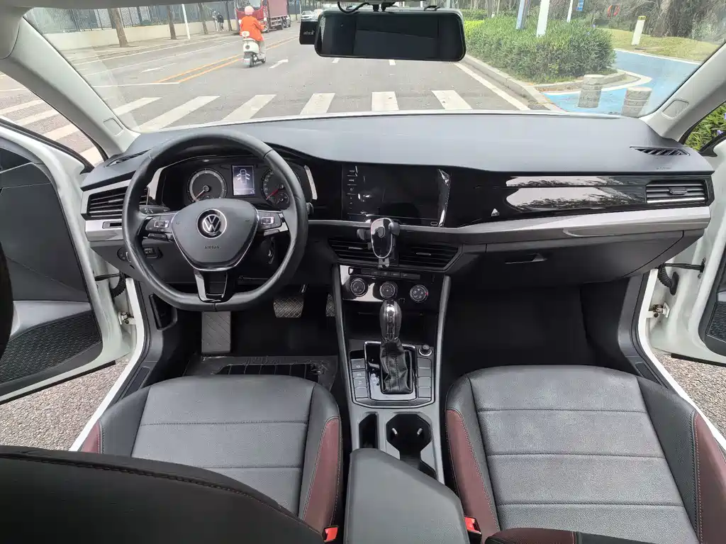 Bora 2021 1.5L automatic comfort intelligent connected version купить на сайте DeffCars