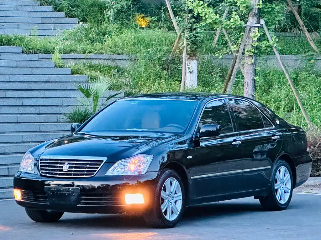 Crown 2005 3.0L Royal Saloon G купить на сайте DeffCars
