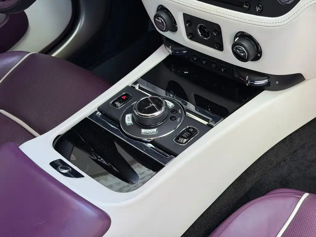 Wraith 2018 6.6T standard model купить на сайте DeffCars