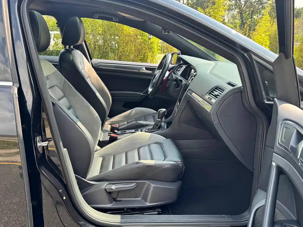 Golf 2020 Beloved Edition 280TSI DSG R-Line купить на сайте DeffCars