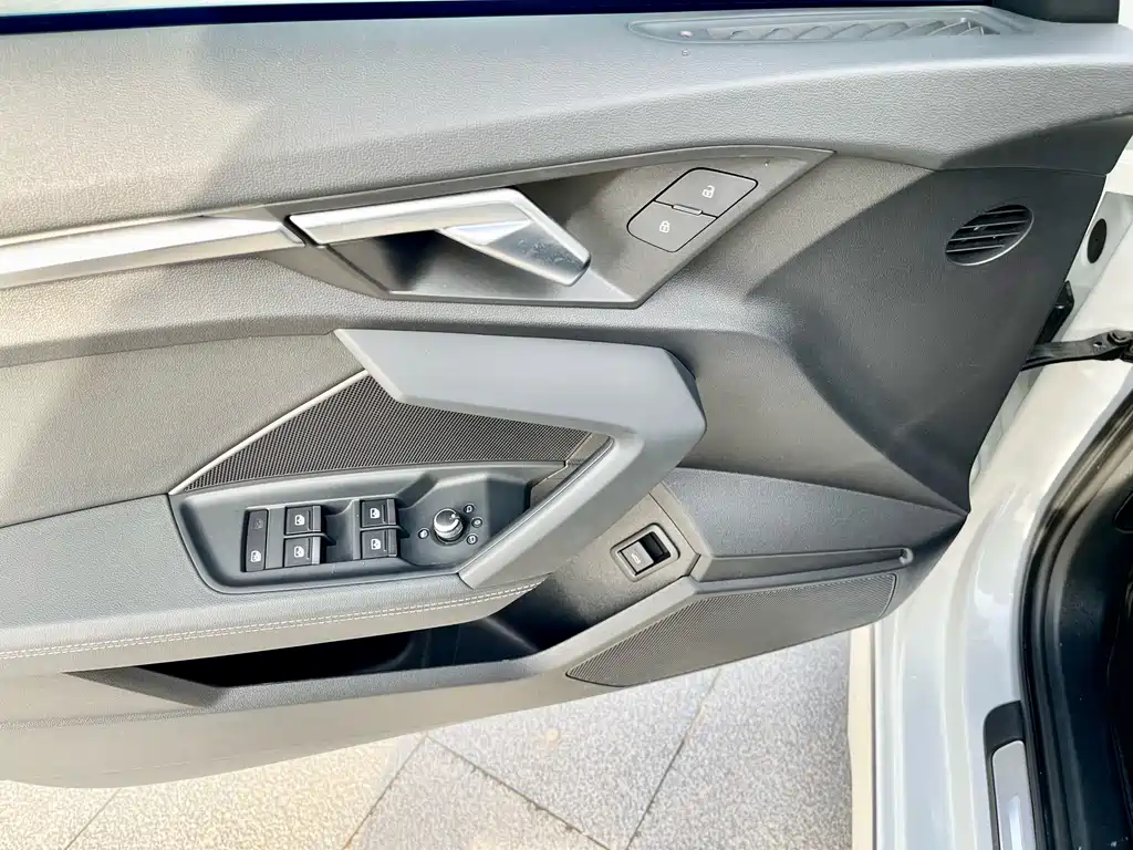 Audi A3 2023 facelift Sportback 35 TFSI stylish and sporty купить на сайте DeffCars