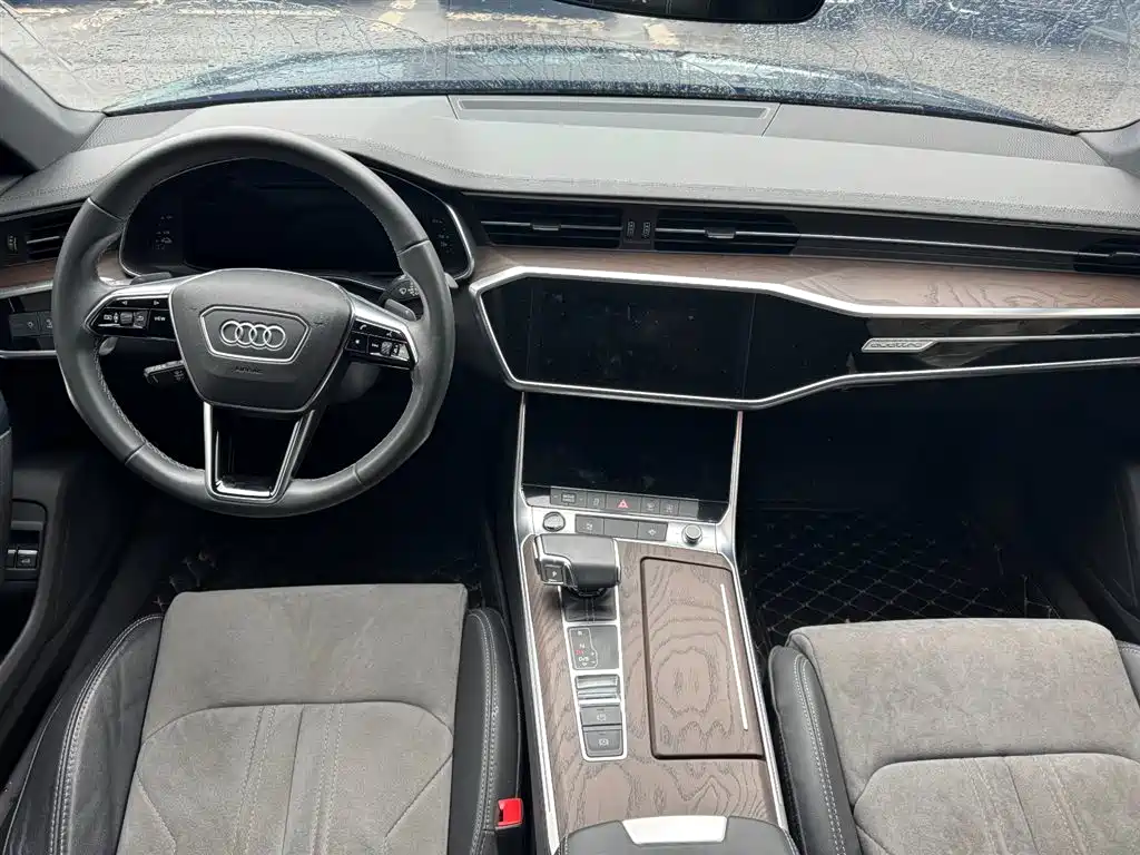 Audi A6L New Energy 2020 55 TFSI e quattro купить на сайте DeffCars