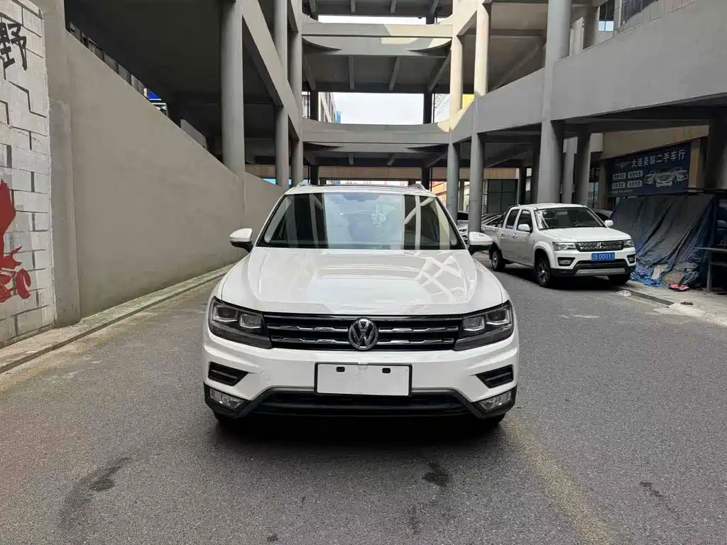 Tiguan L 2018 330TSI automatic two-wheel drive luxury version купить на сайте DeffCars