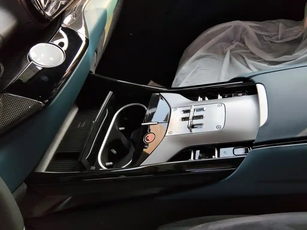 Purosangue 2023 6.5L V12 купить на сайте DeffCars
