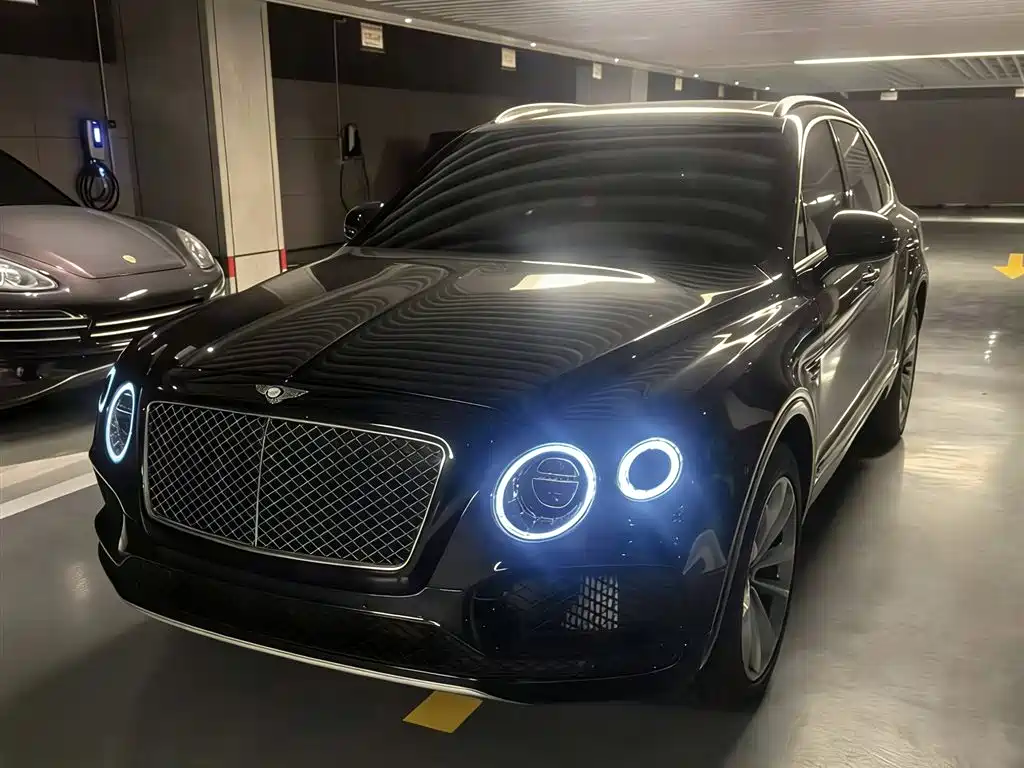 Bentayga Plug-in Hybrid 2019 3.0T PHEV купить на сайте DeffCars