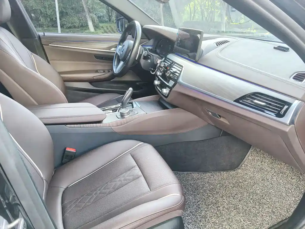 BMW 5 Series 2022 facelift 2 530Li leading M sports package купить на сайте DeffCars