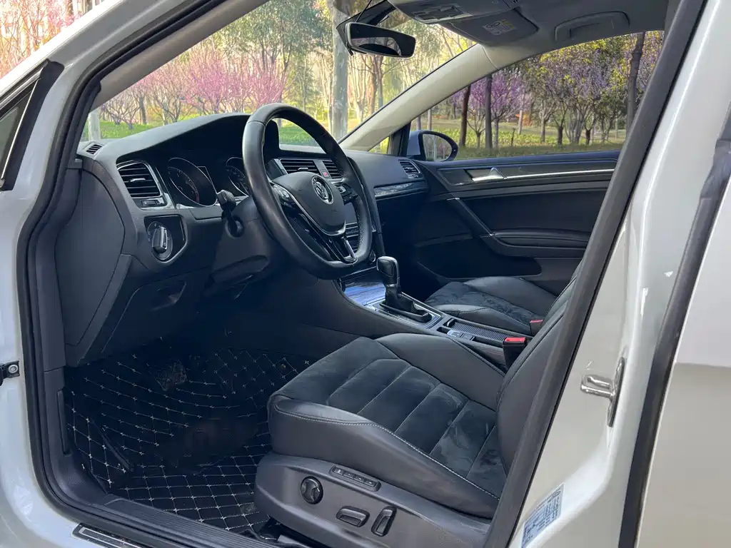 Golf 2018 230TSI automatic luxury model купить на сайте DeffCars