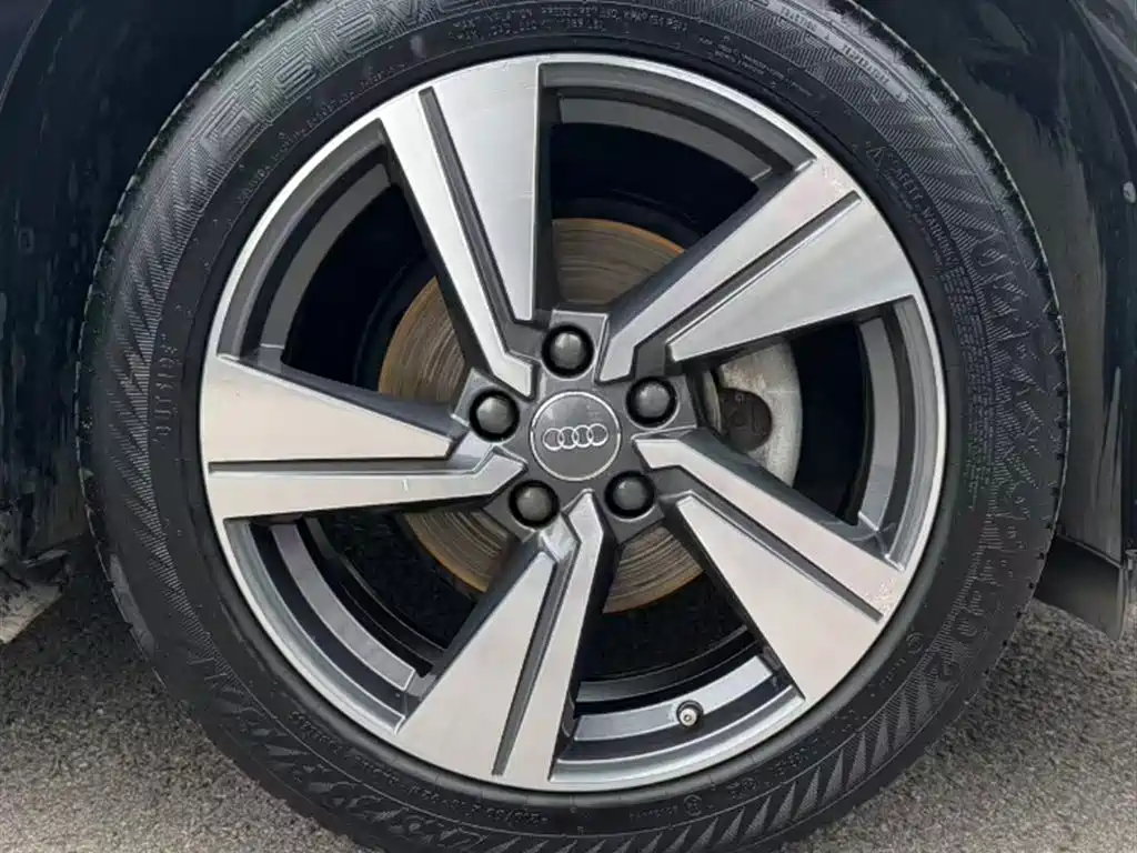 Audi Q2L 2020 35 TFSI fashionable and dynamic купить на сайте DeffCars