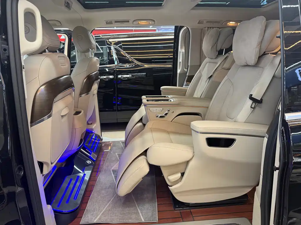 Mercedes-Benz V-Class 2022 V 260 L Long Wheelbase Luxury Edition купить на сайте DeffCars