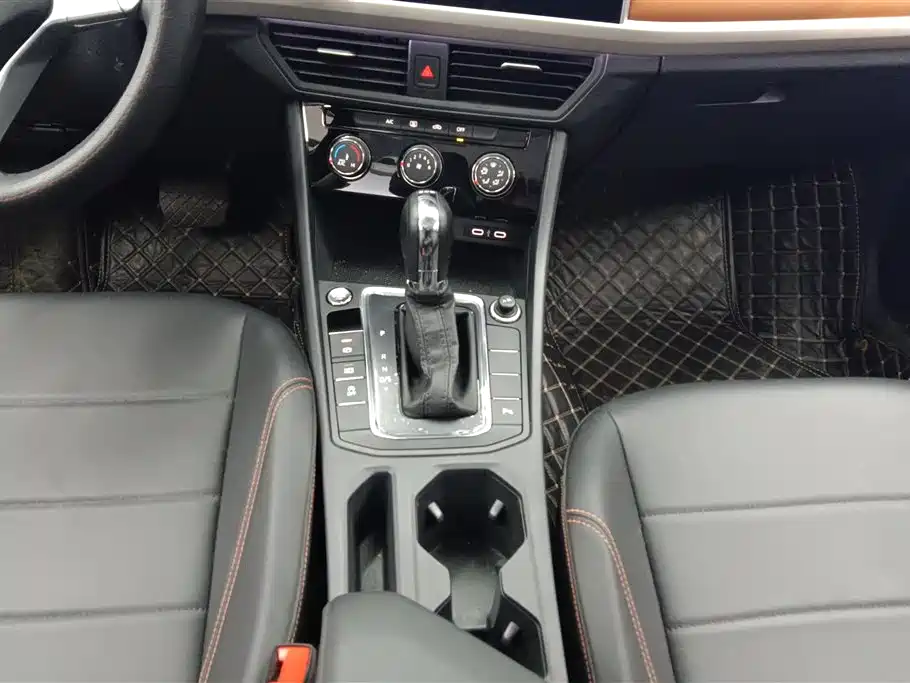 Bora 2023 200TSI DSG Smart Travel Edition купить на сайте DeffCars