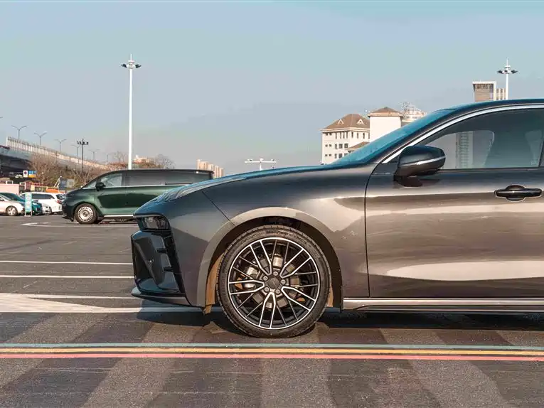 Lynk & Co 03 2025 2.0TD DCT Champion Edition Pro купить на сайте DeffCars