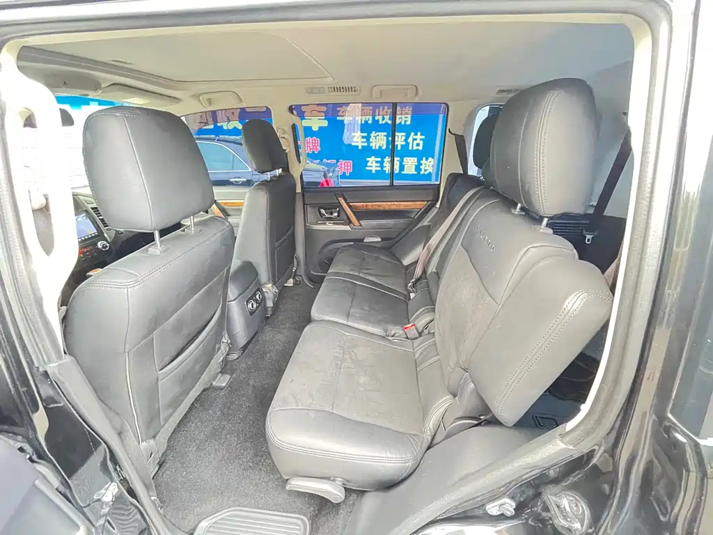 Pajero (imported) 2019 3.0L automatic standard version купить на сайте DeffCars
