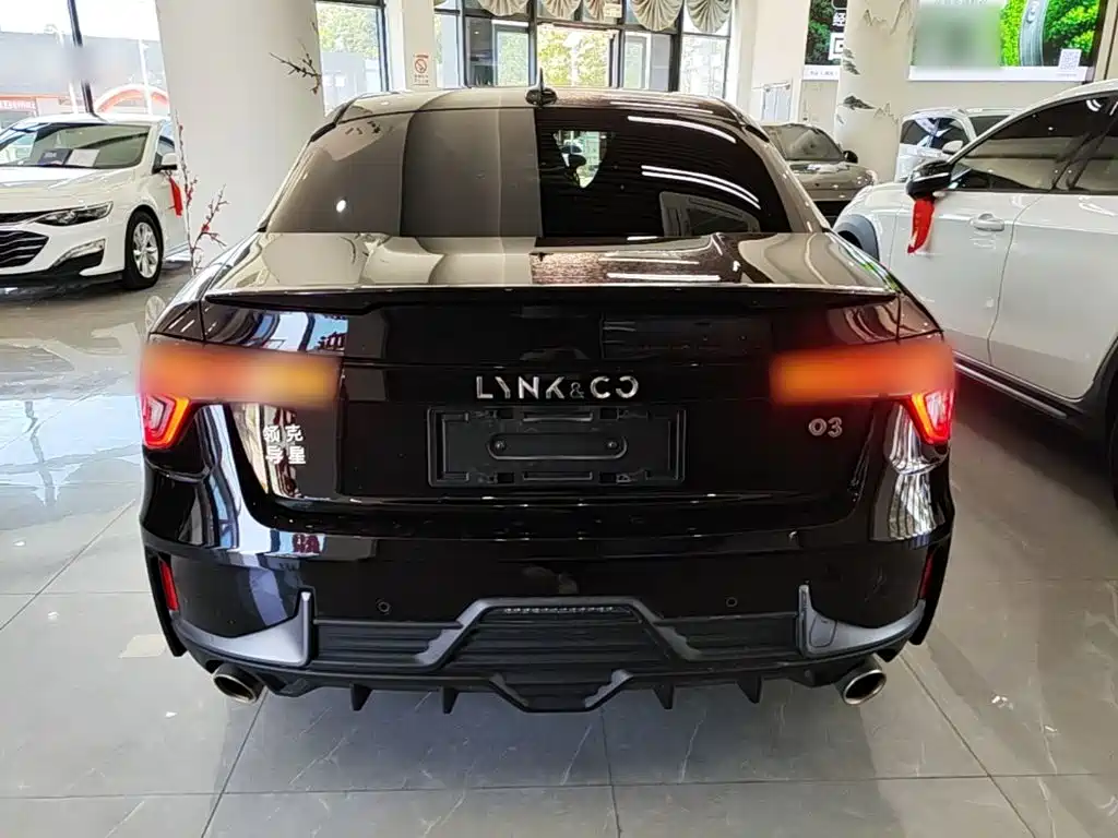 Lynk & Co 03 2022 1.5TD DCT Pro купить на сайте DeffCars