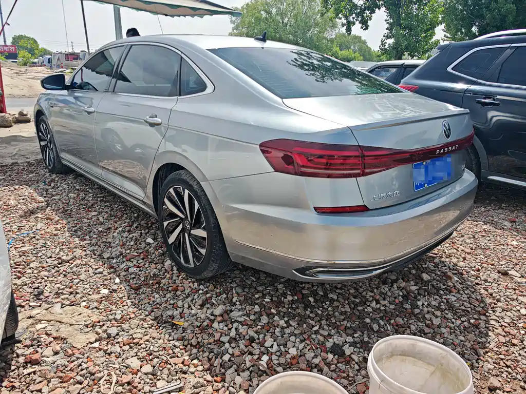 Passat 2022 330TSI Deluxe Edition купить на сайте DeffCars