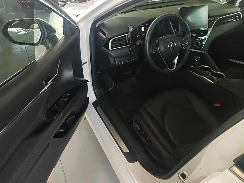 Camry 2021 2.5G Deluxe Edition купить на сайте DeffCars