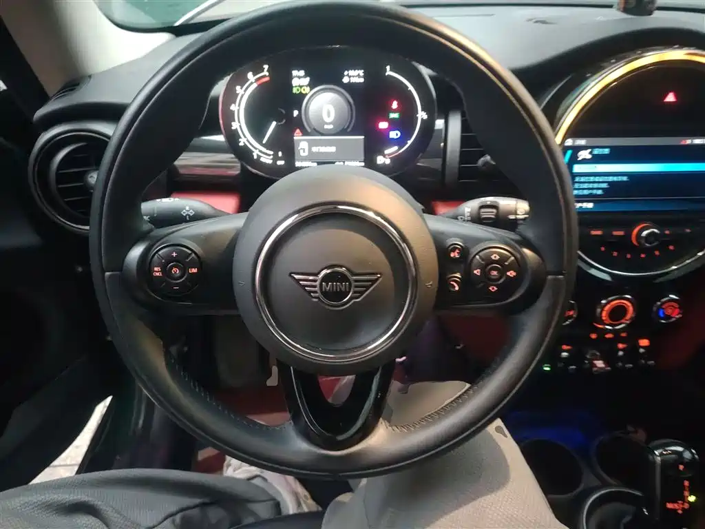 MINI 2021 1.5T COOPER Classic купить на сайте DeffCars