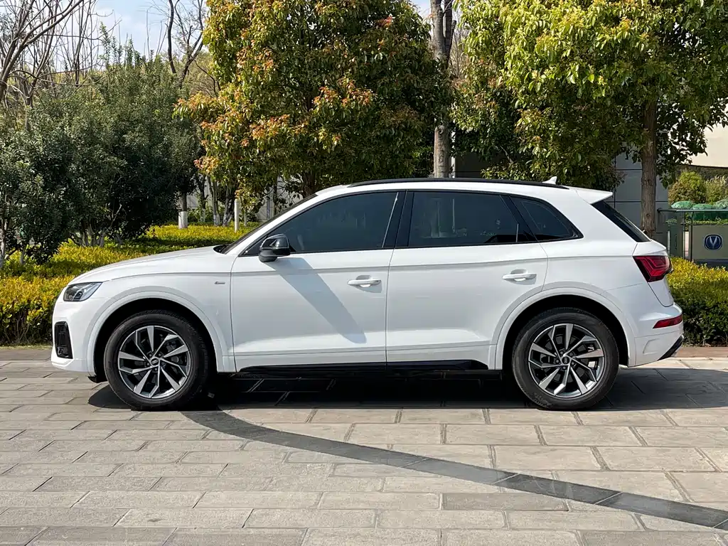 Audi Q5L 2023 40T luxury and dynamic model купить на сайте DeffCars