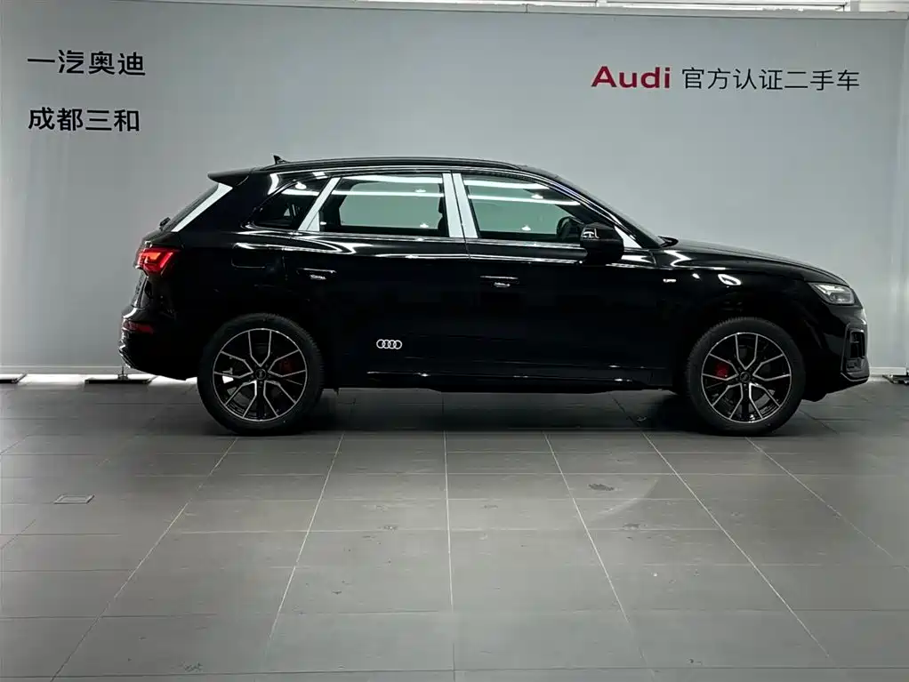 Audi Q5L 2024 45 TFSI luxury and dynamic model купить на сайте DeffCars